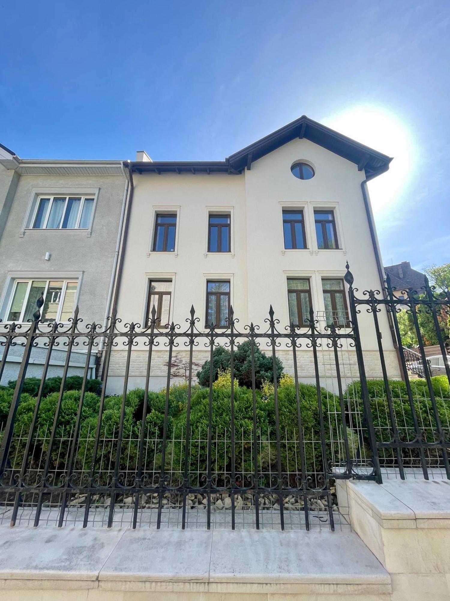 Enjoy Apartments - Spacious Retreat In Our Villa Cluj-Napoca Exterior foto